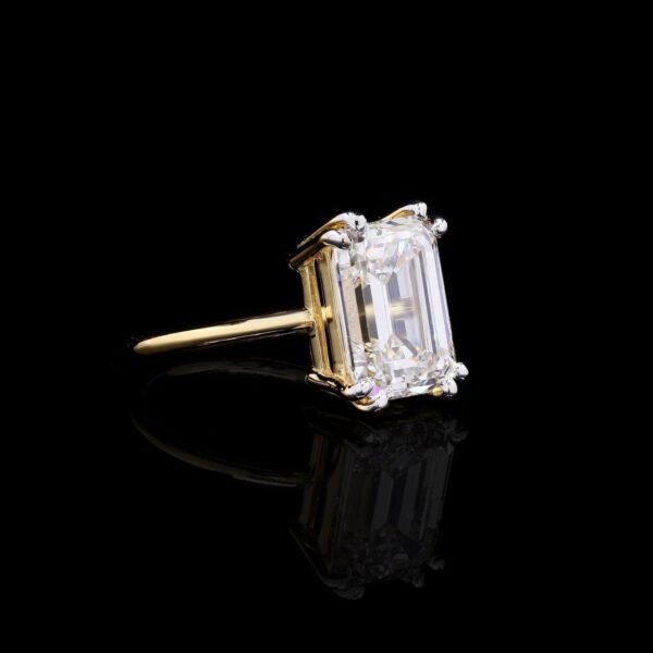 5ct emerald Solitare engagement ring